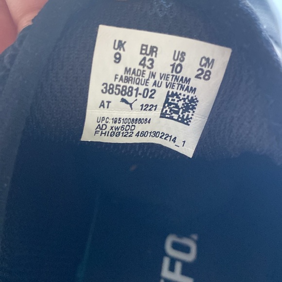 Gently used puma slip ons. Only worn on a few occasions - Picture 5 of 6